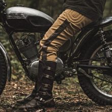 ageofglory-pantalon-moto-desert-pant-sand-closeup